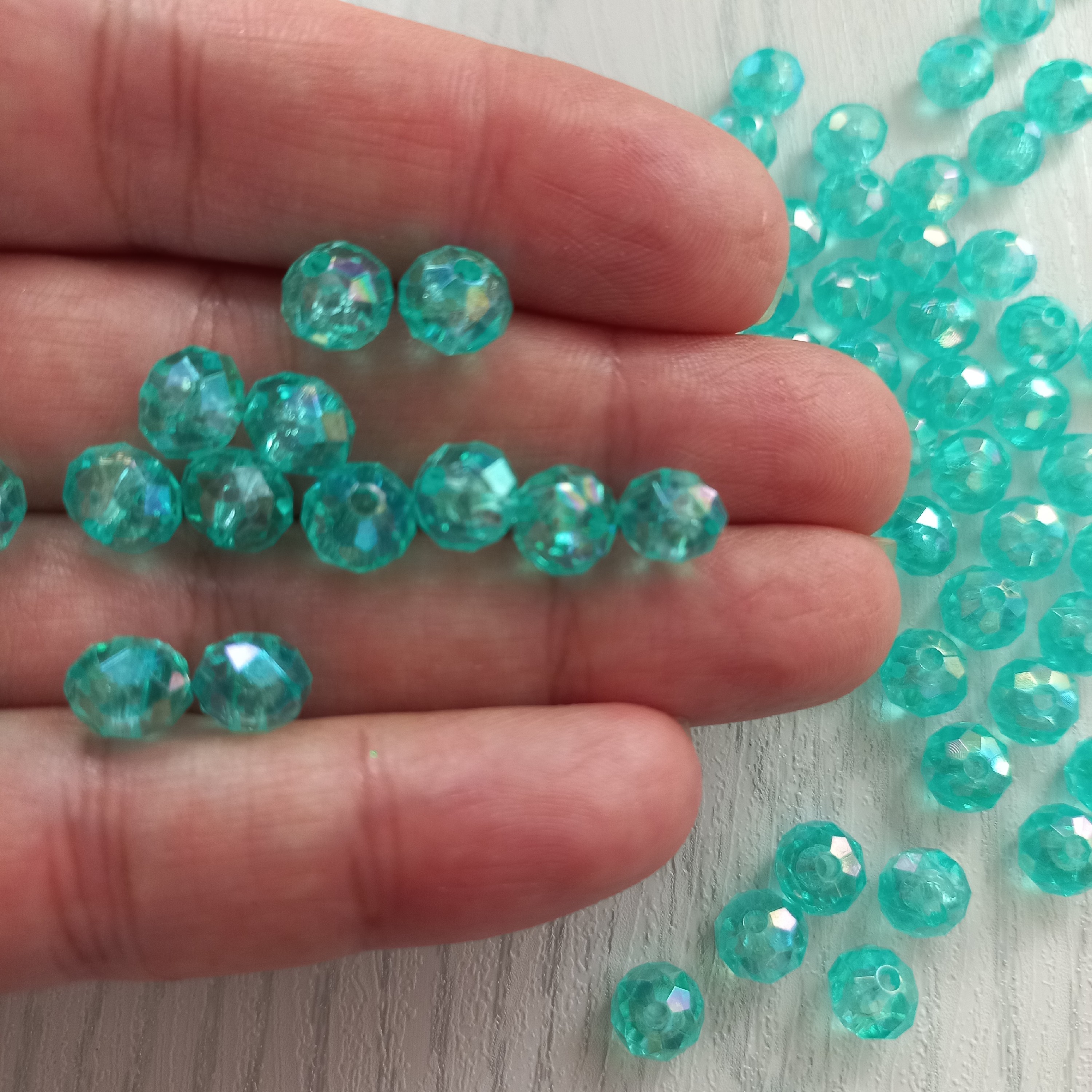 مهره کریستالی رنگ سبز آبی سایز 8 میل بسته 20 گرمی
